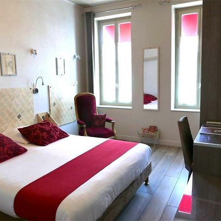 Hotel Mille Et Une Feuilles La Charité-sur-Loire Exteriör bild