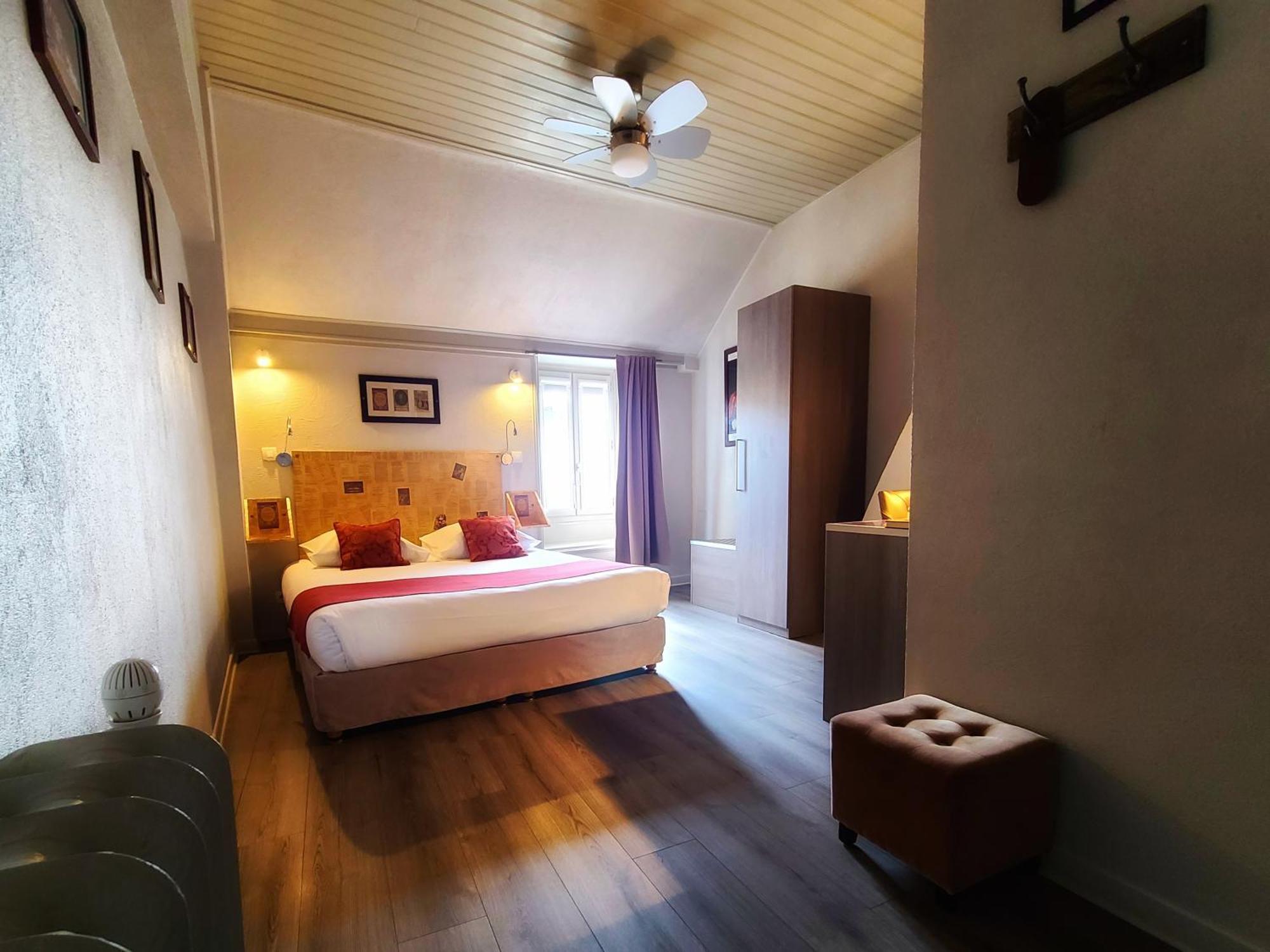 Hotel Mille Et Une Feuilles La Charité-sur-Loire Exteriör bild