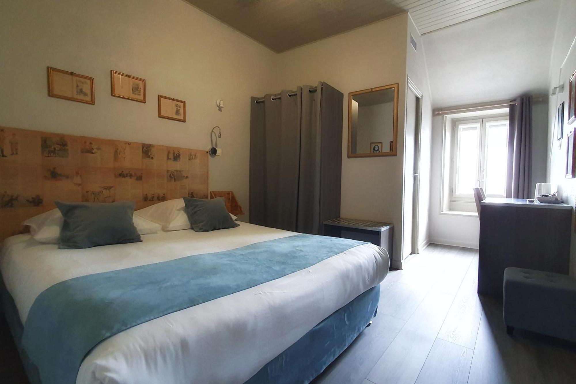 Hotel Mille Et Une Feuilles La Charité-sur-Loire Exteriör bild