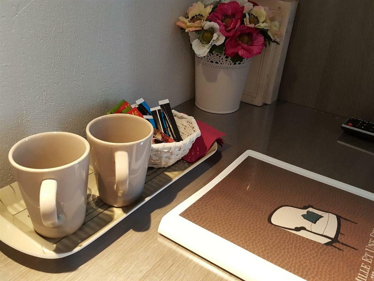Hotel Mille Et Une Feuilles La Charité-sur-Loire Exteriör bild