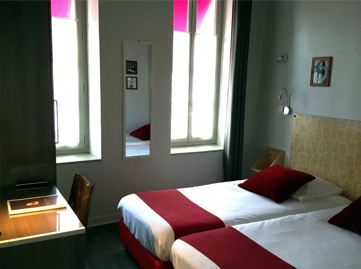 Hotel Mille Et Une Feuilles La Charité-sur-Loire Exteriör bild